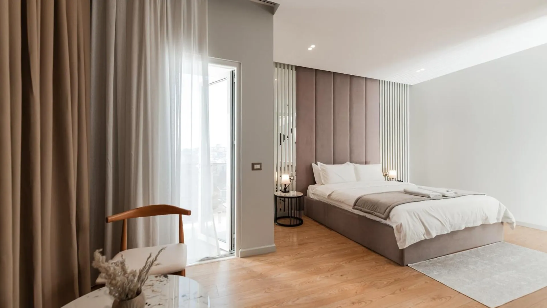 Troci Hotel Kamez