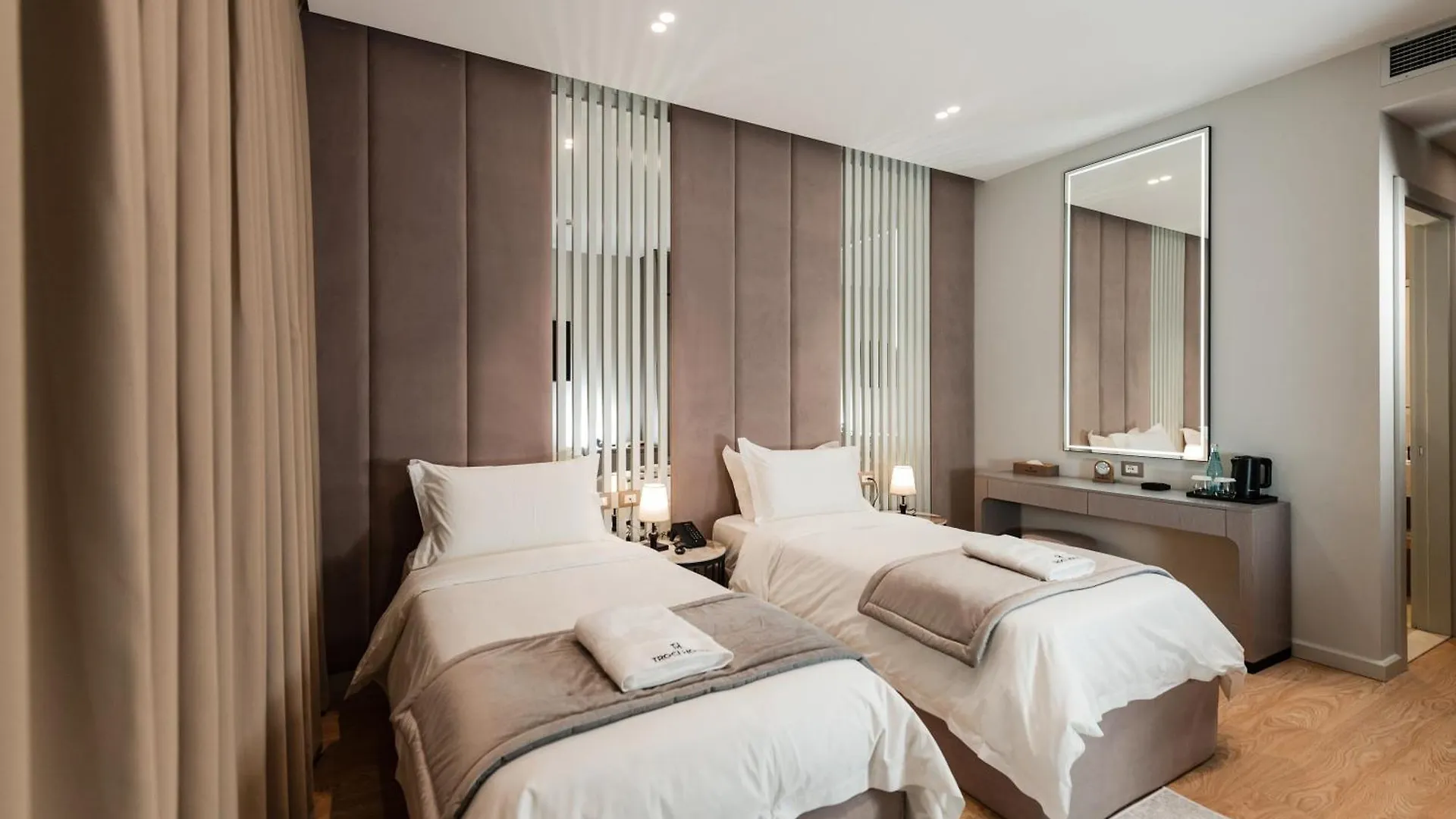 Troci Hotel Kamez Albania