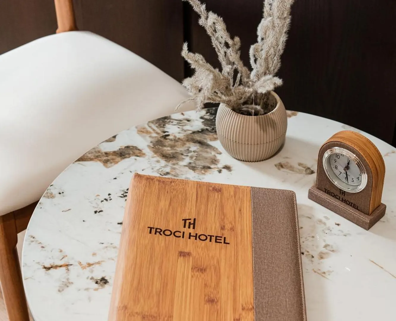Troci Hotel Kamez